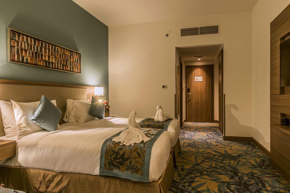 Mena Plaza Hotel Albarsha At The Mall Dubai Bagian luar foto